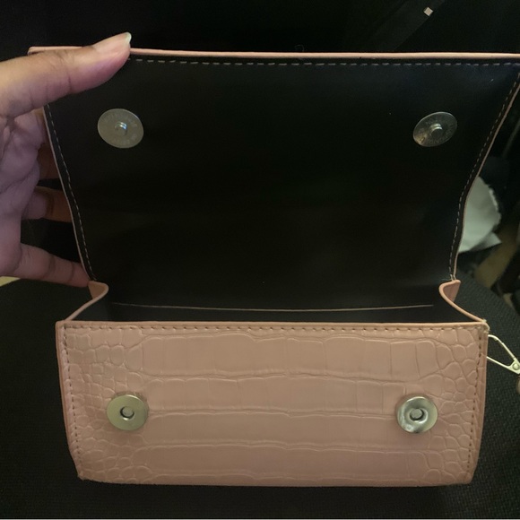 Pink Purse - Picture 2 of 7
